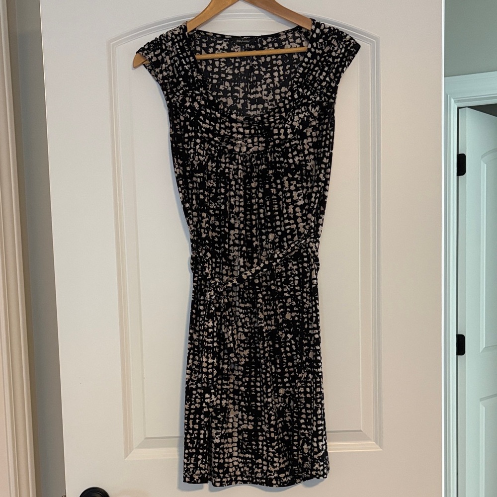 Daisy Fuentes Black & Cream Printed Cap-Sleeve Midi Dress